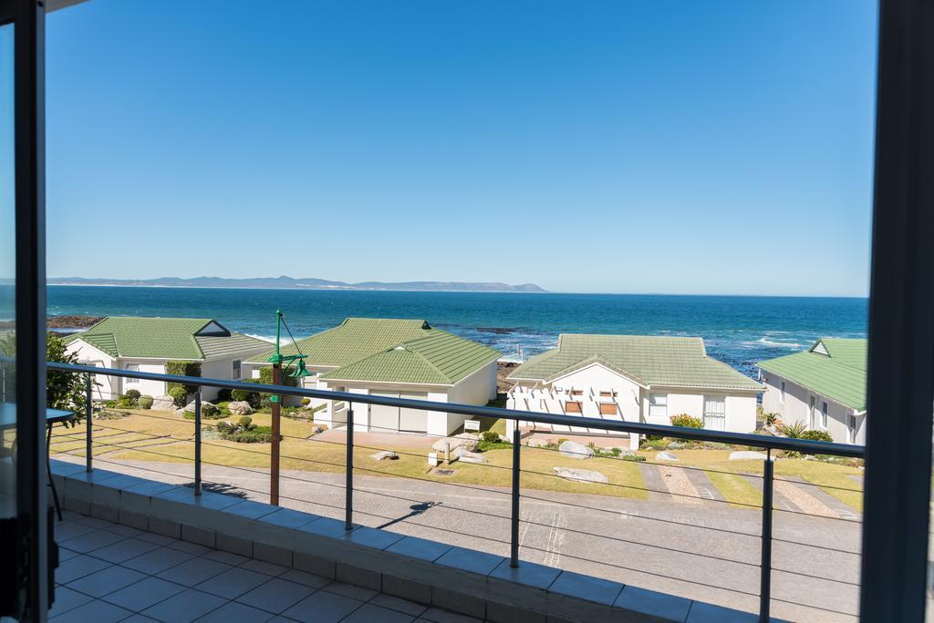 Whale View Self Catering Apartment Германус Екстер'єр фото